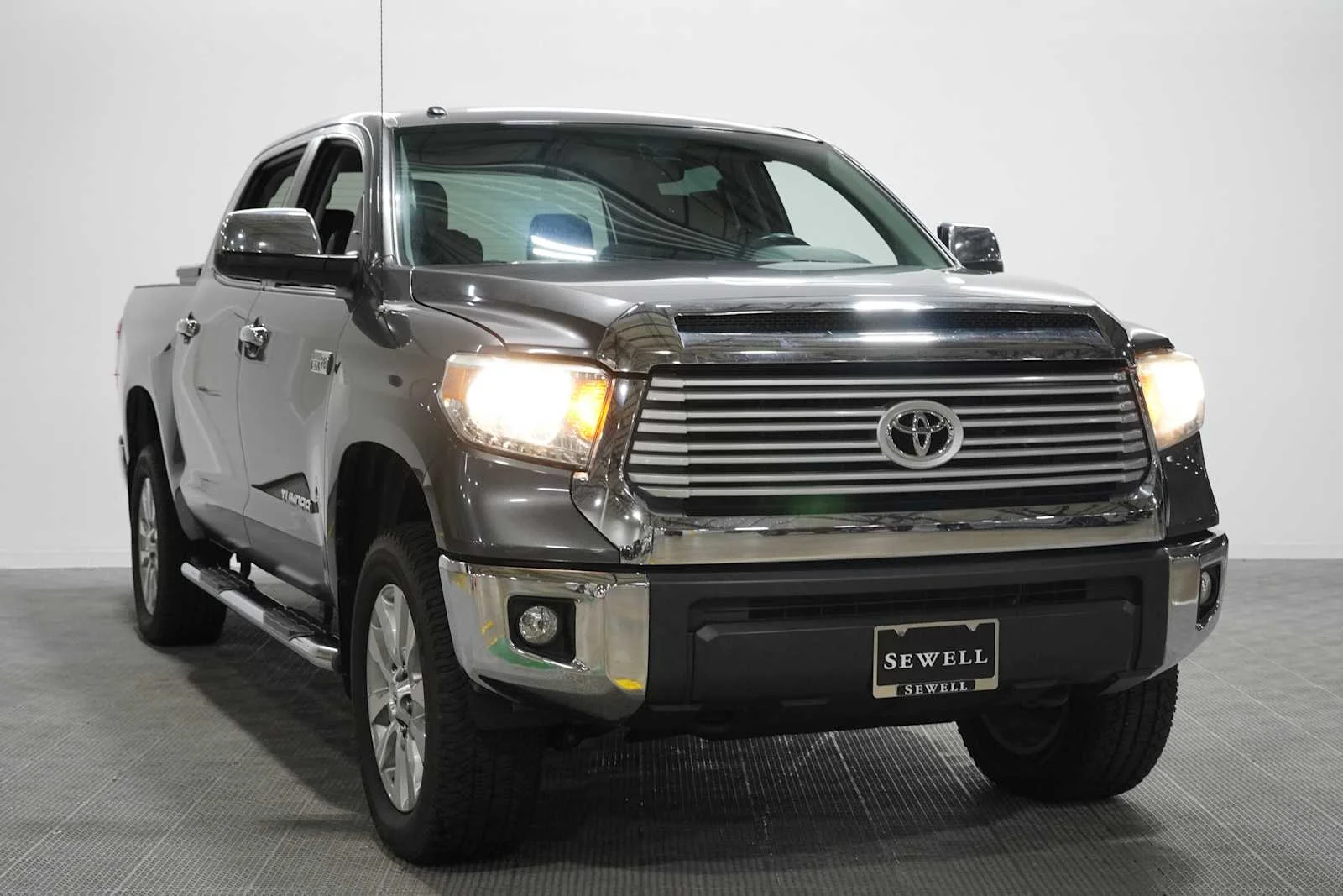 Used 2014 Magnetic Gray Metallic Toyota LTD image 3