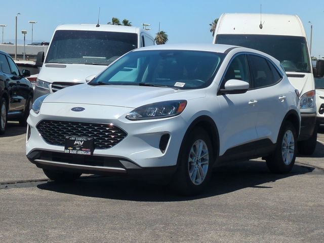 Used 2021 White Ford SE image 4