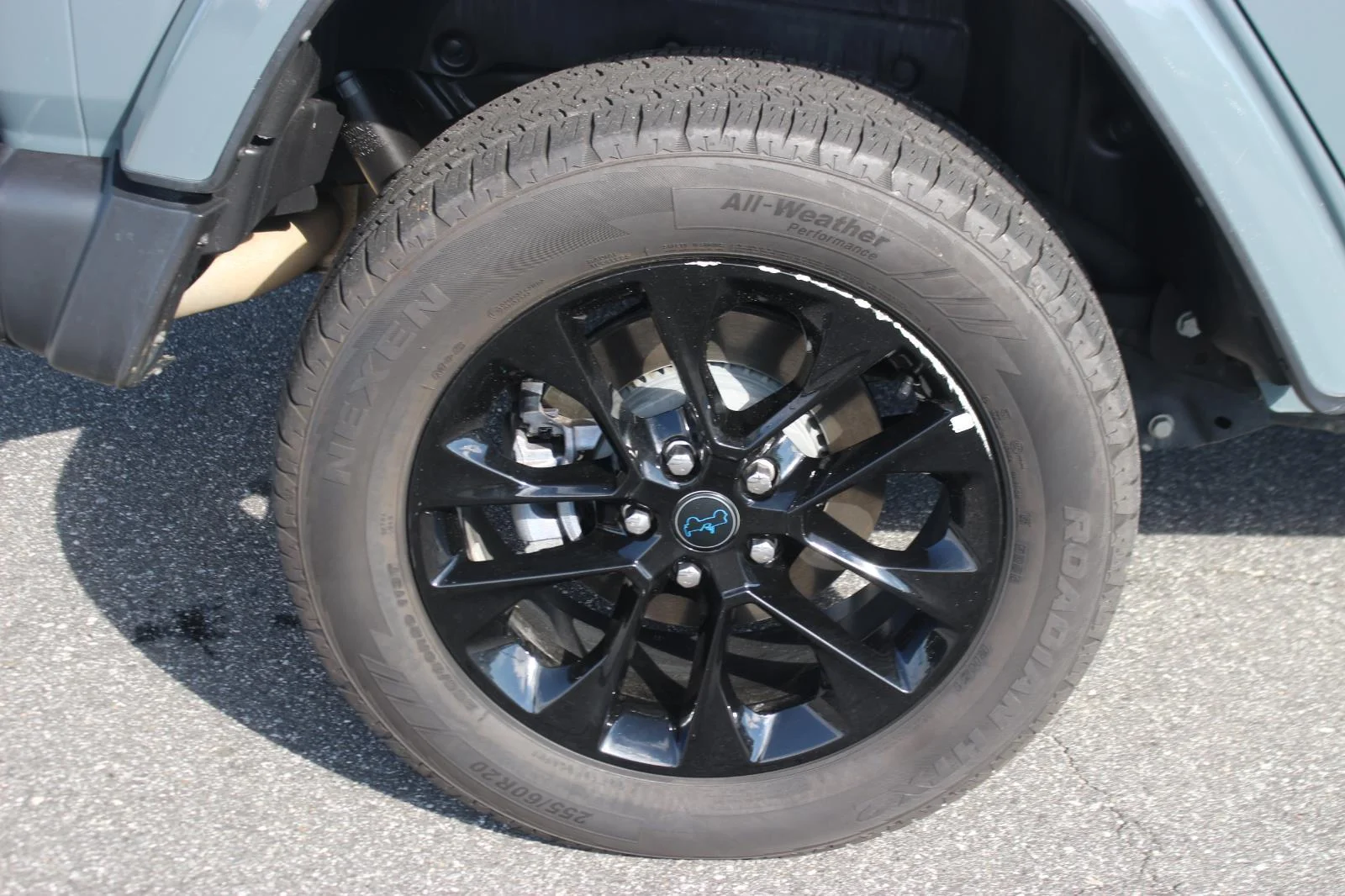 Used 2024 Grey Jeep Sahara image 35