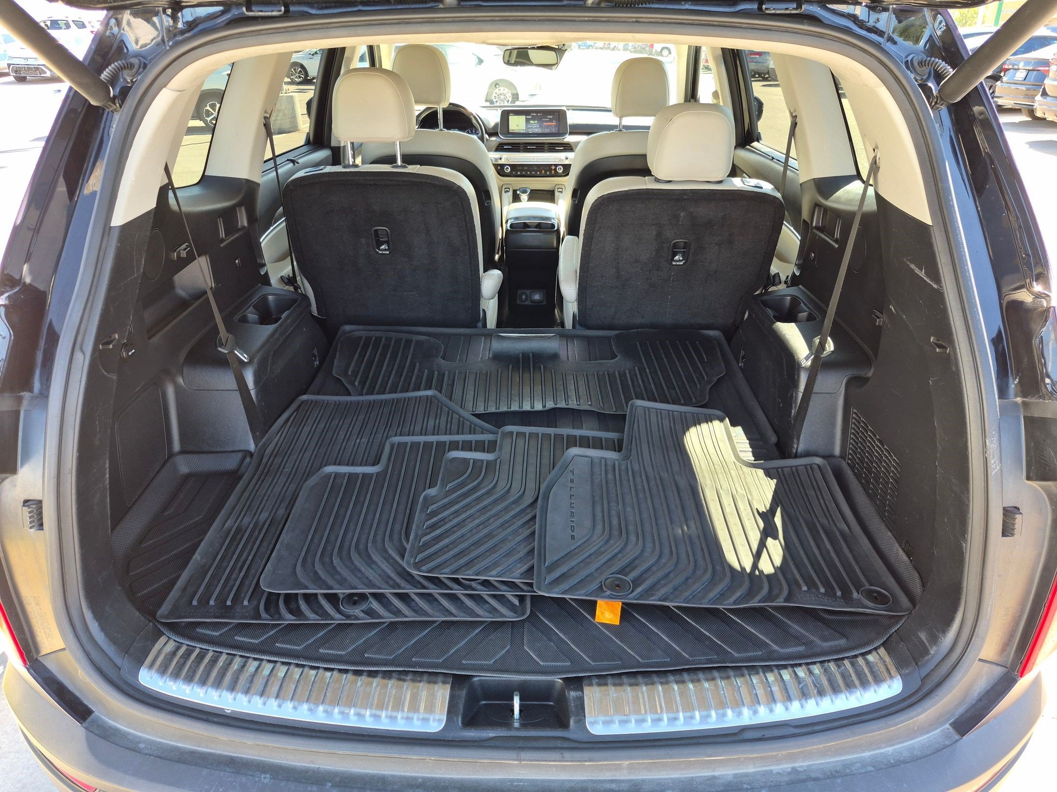 Used 2020 Ebony Black Kia SX image 29