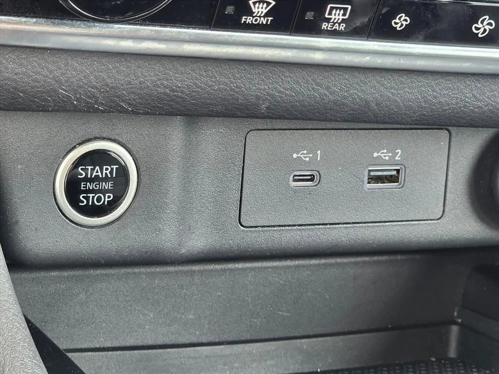 Used 2021 Blue Nissan SV image 17