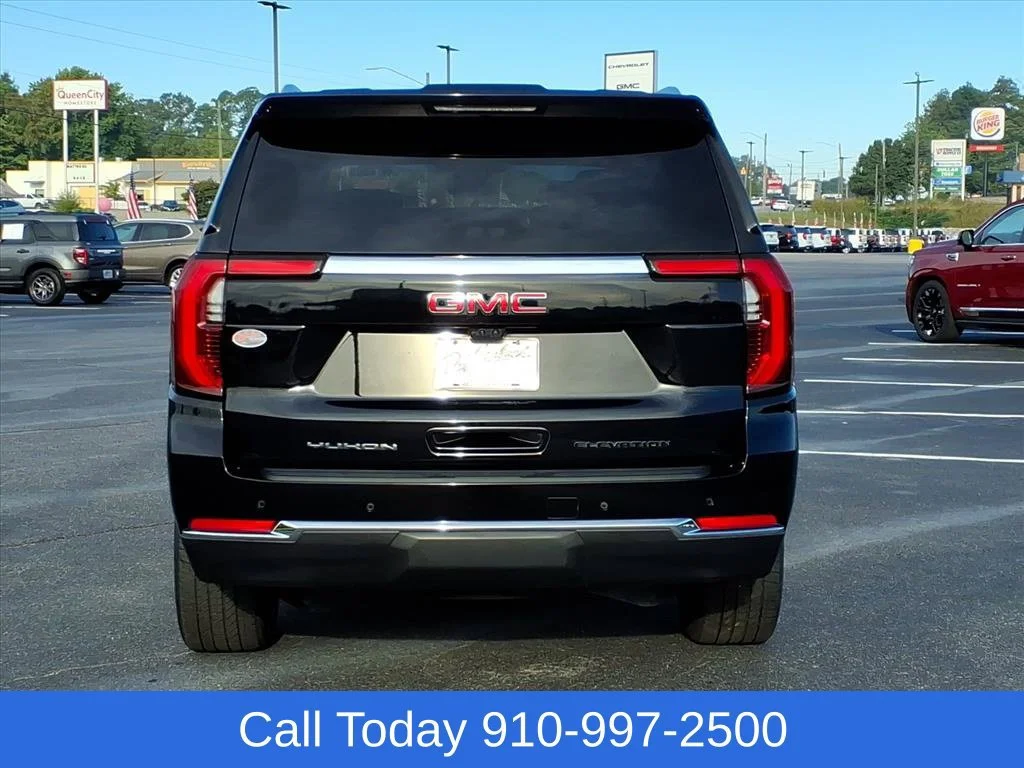 Used 2025 Onyx Black GMC Elevation image 5