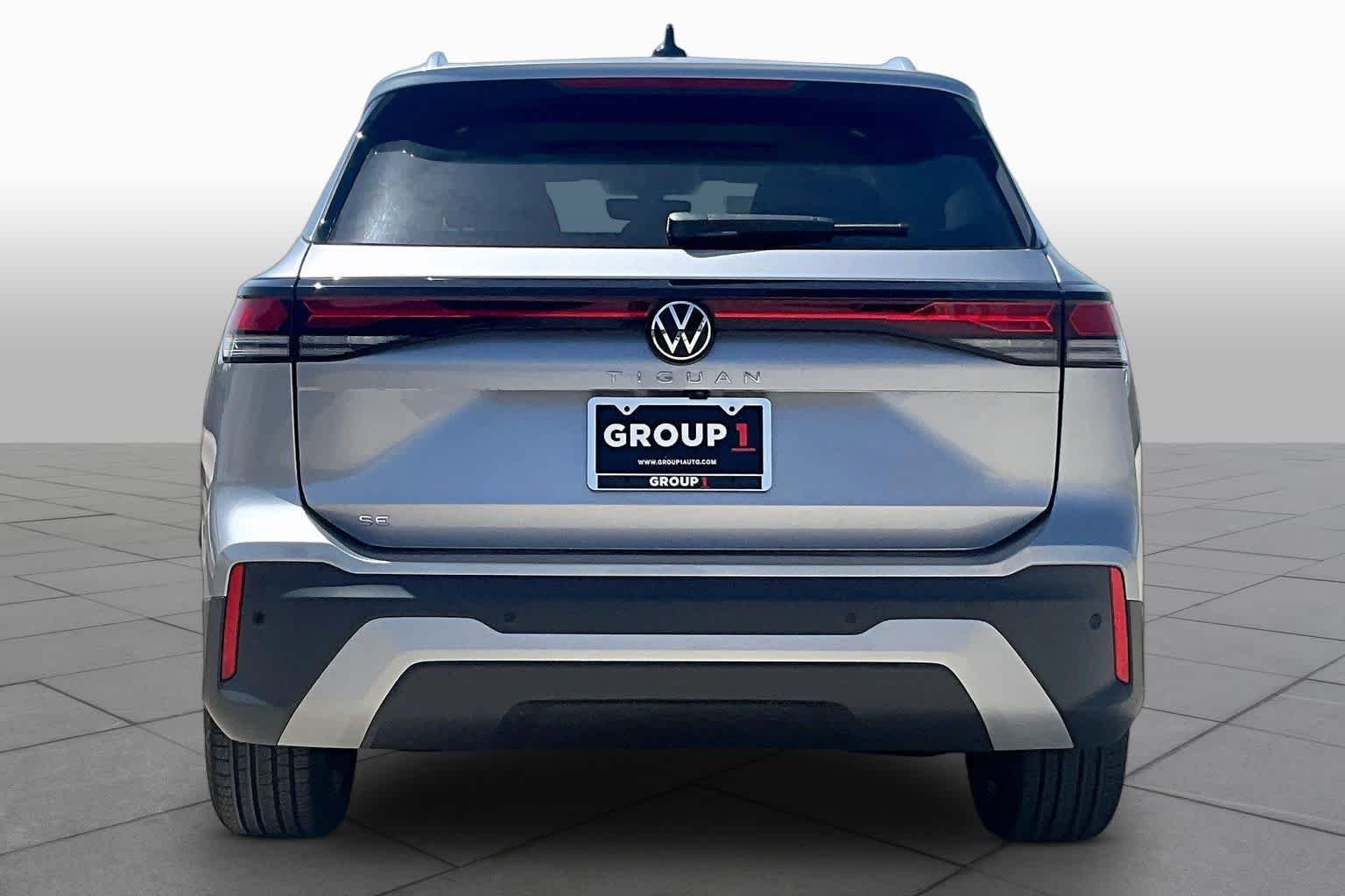 New 2026 Pyrite Silver M Volkswagen 2.0T SE image 4