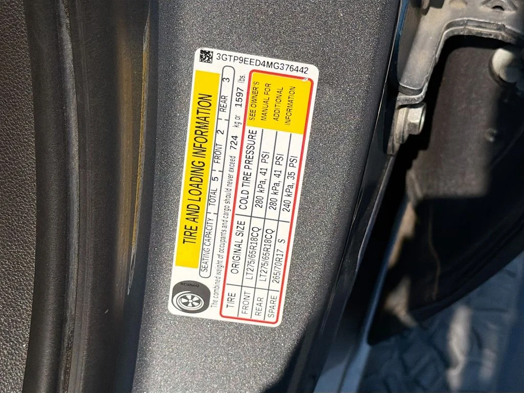 Used 2021 Steel Metallic GMC AT4 image 36