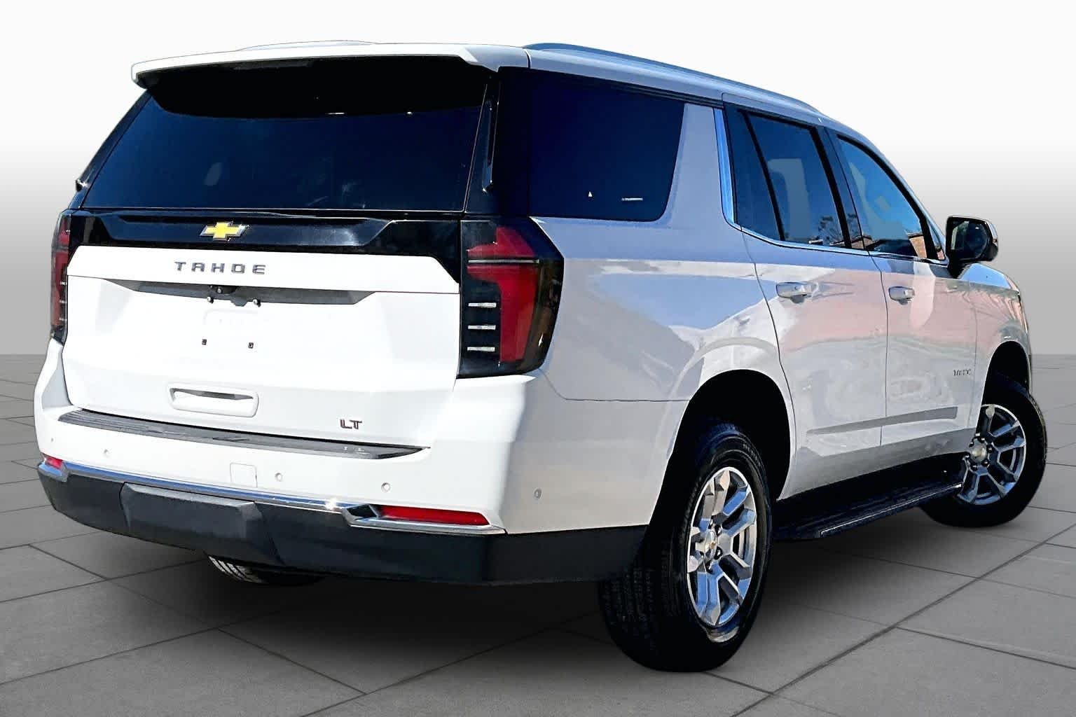 Used 2025 Summit White Chevrolet LT image 13