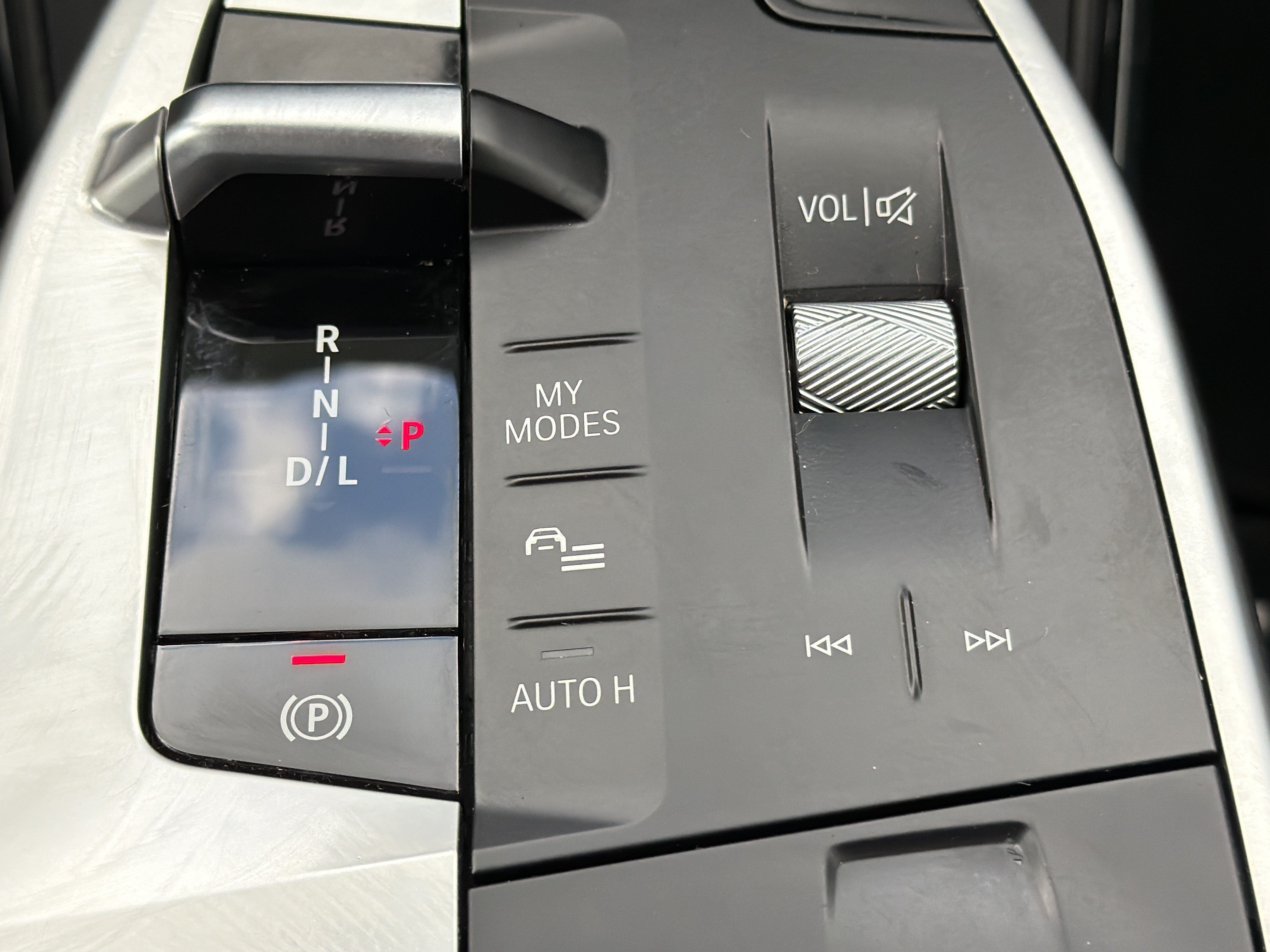 Used 2023 Black Sapphire Metallic BMW xDrive28i image 10
