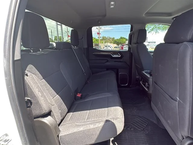 Used 2025 Summit White Chevrolet LT image 15