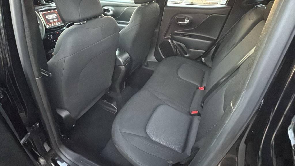 Used 2023 Black Jeep Latitude image 17