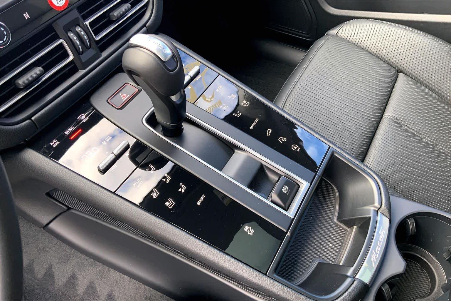 Used 2026 Volcano Grey Metallic Porsche  image 15