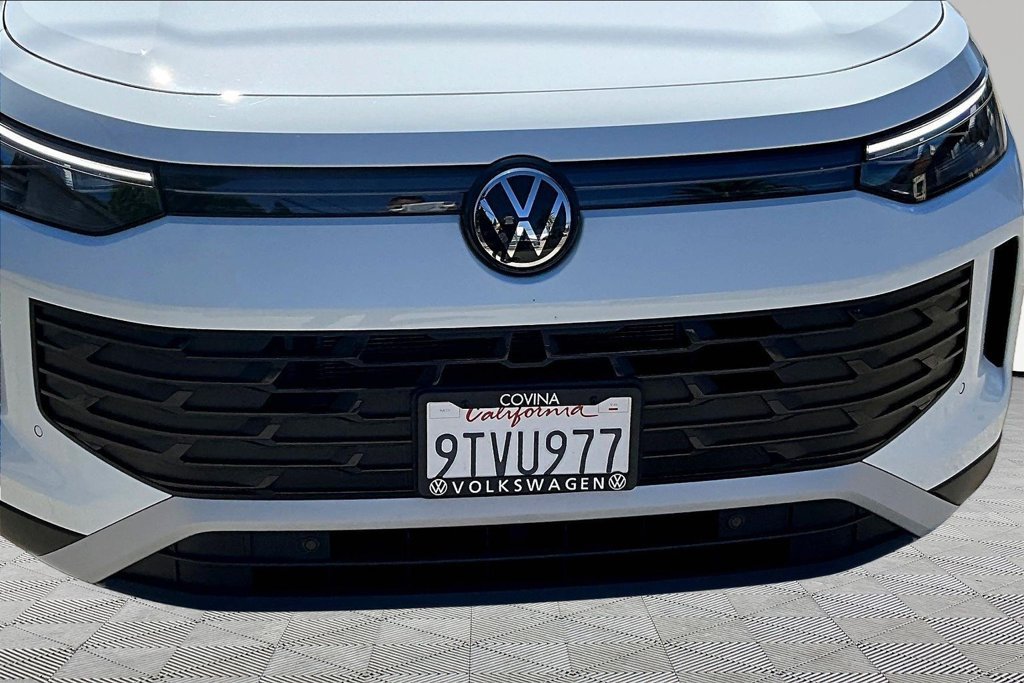 Certified Used 2025  Volkswagen 2.0T S image 31
