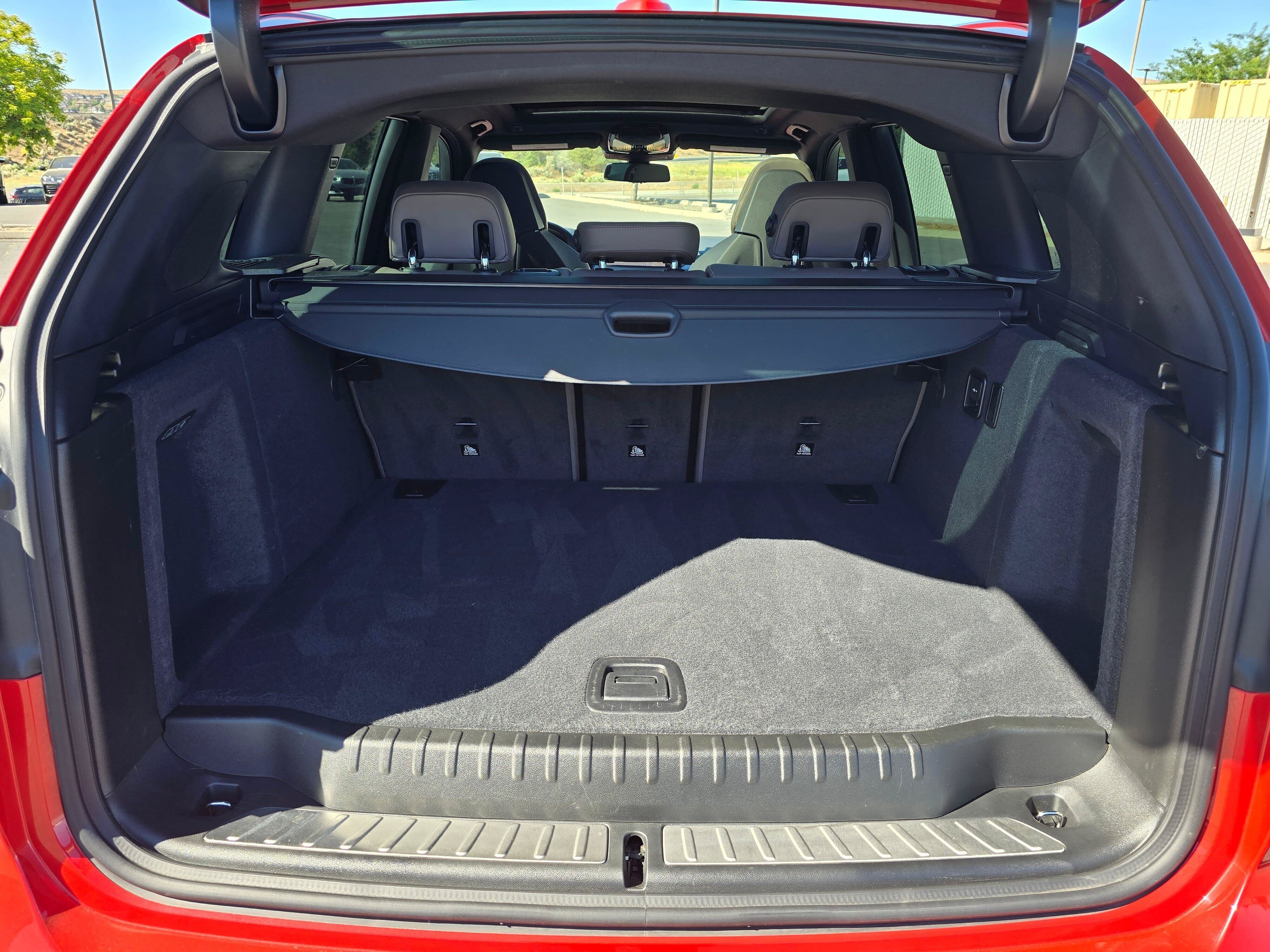 Used 2022 Toronto Red Metallic BMW M image 31