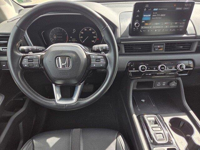 Used 2024 Platinum White Pearl Honda EX-L w/Rear Captain