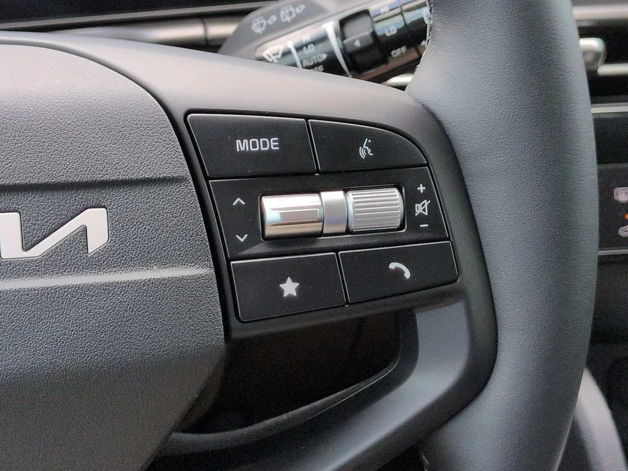 New 2027 Wolf Gray Kia EX image 30