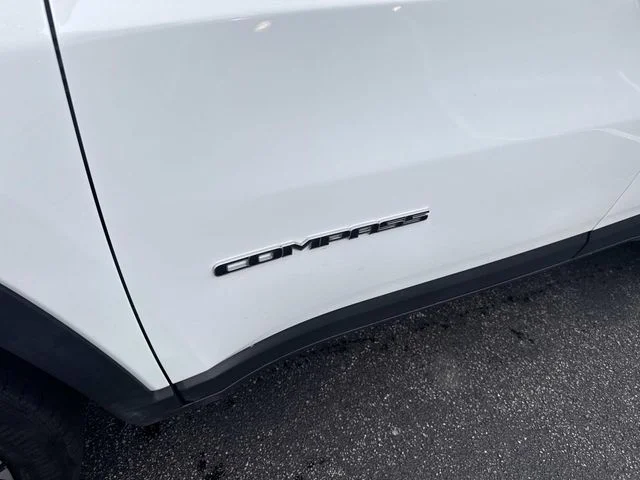 Used 2025 White Jeep Limited image 16