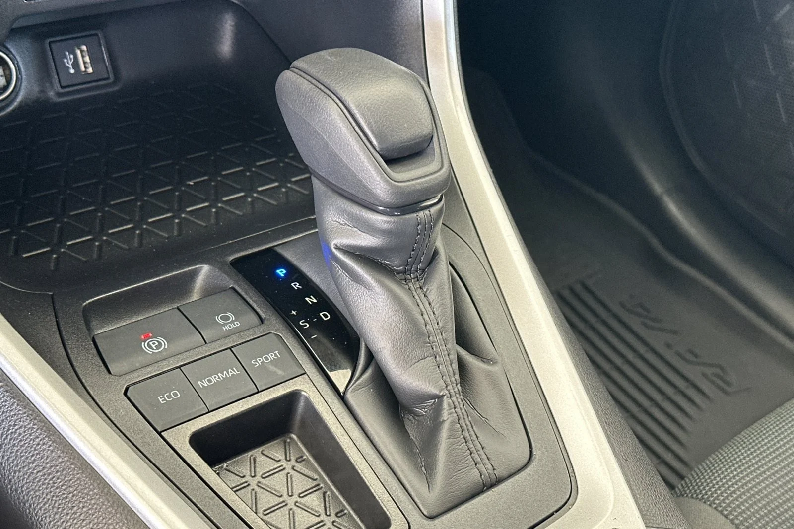 Certified Used 2025 MAGNETIC GRAY Toyota LE image 20