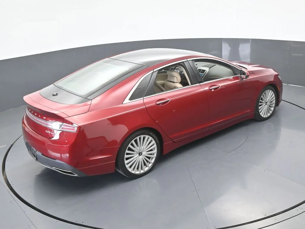 Used 2017 Ruby Red Metallic Lincoln Reserve image 58