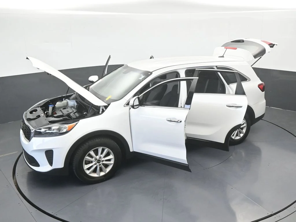 Used 2020 Snow White Pearl Kia LX image 57