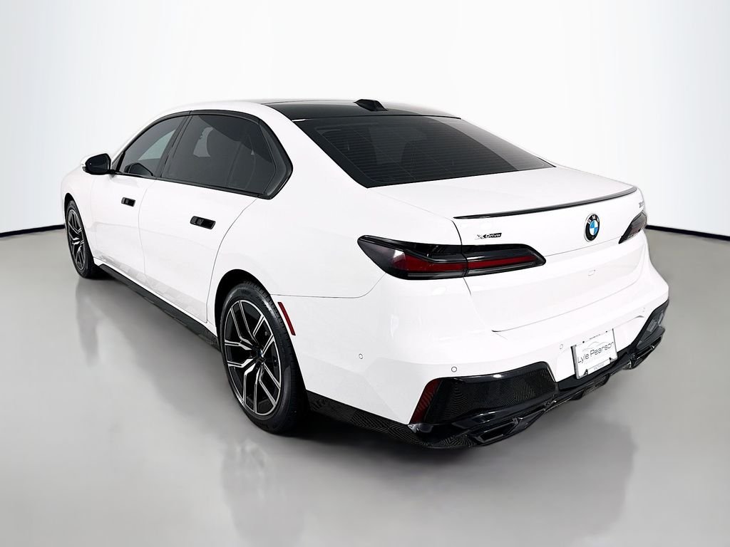Used 2024 Black BMW 760i xDrive image 3