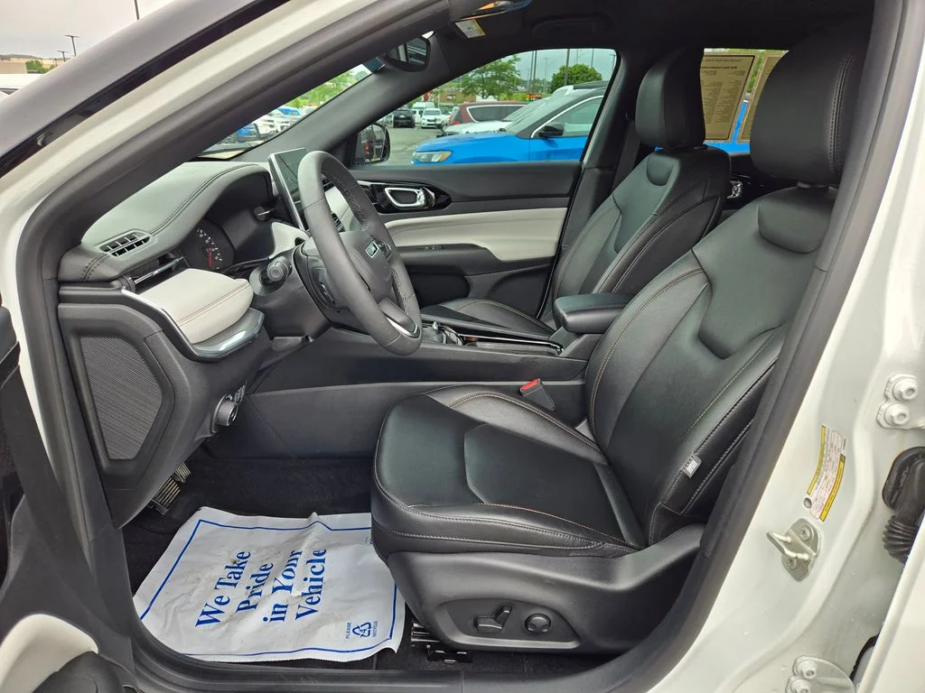 Used 2024 White Jeep Limited image 15
