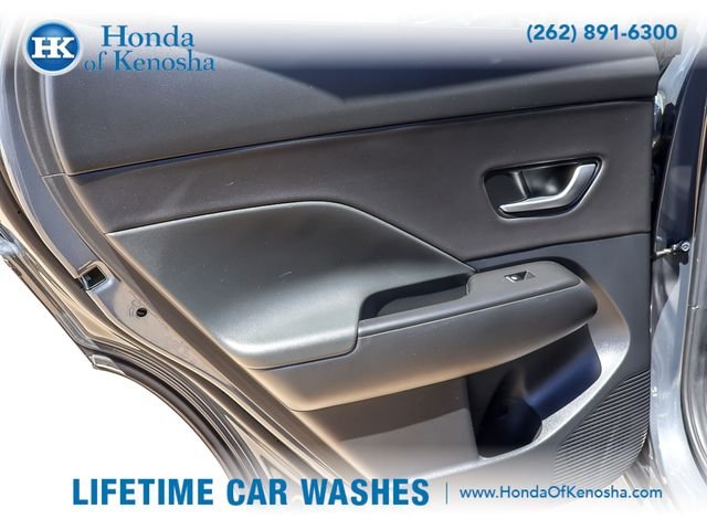 Used 2024 Gray Pearl Hyundai Limited image 25