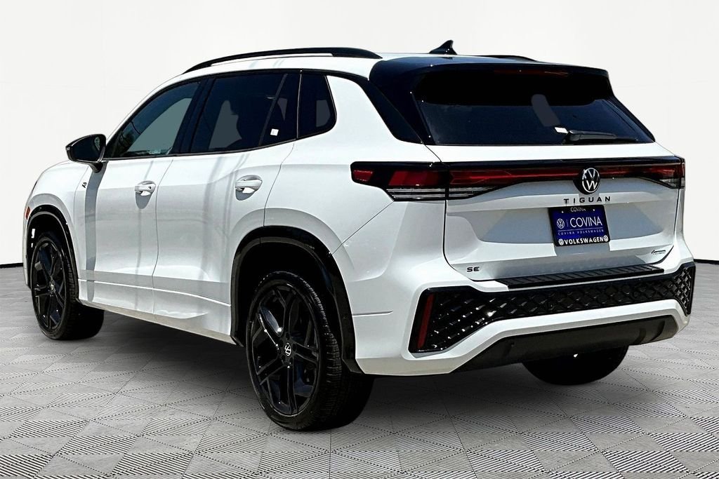 2026 Volkswagen Tiguan SE R-LINE BLACK - Photo 4