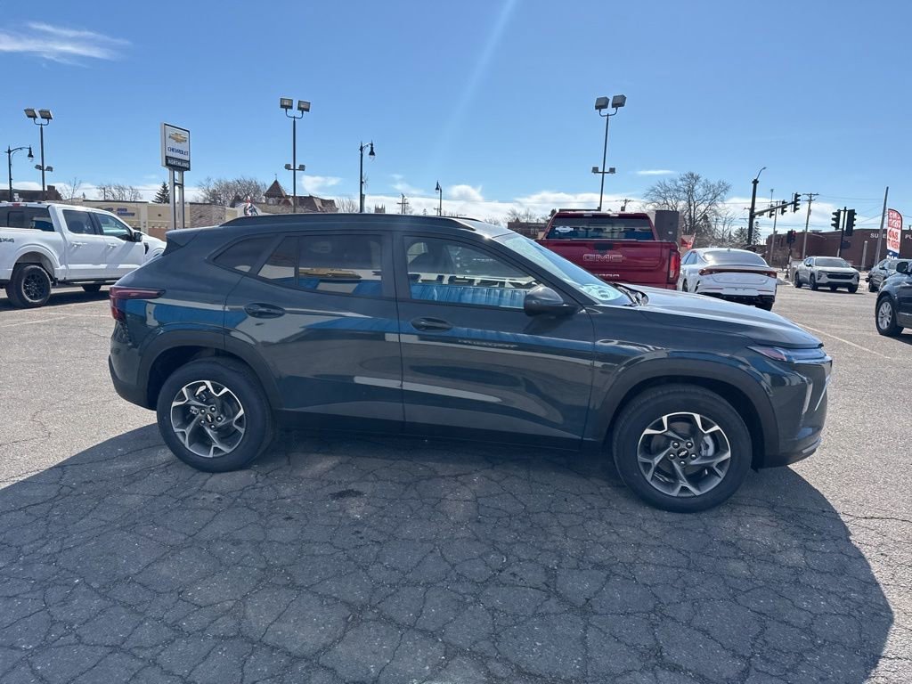 2026 Chevrolet Trax LT - Photo 6