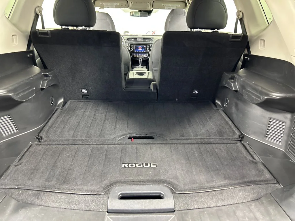 Used 2019 Silver Nissan SV image 20