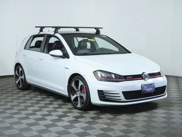 Used 2017 White Volkswagen SE image 1