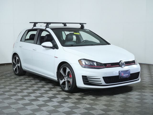 Used 2017 White Volkswagen SE image 1