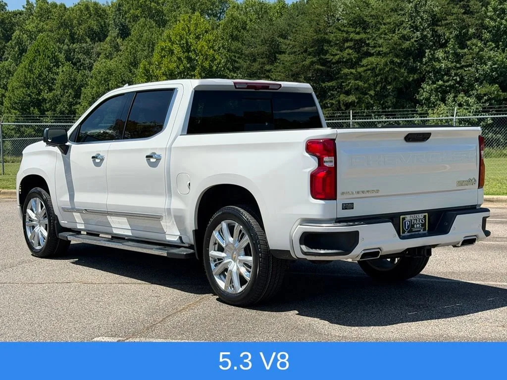 Used 2025 Iridescent Pearl Tricoat Chevrolet High Country image 3