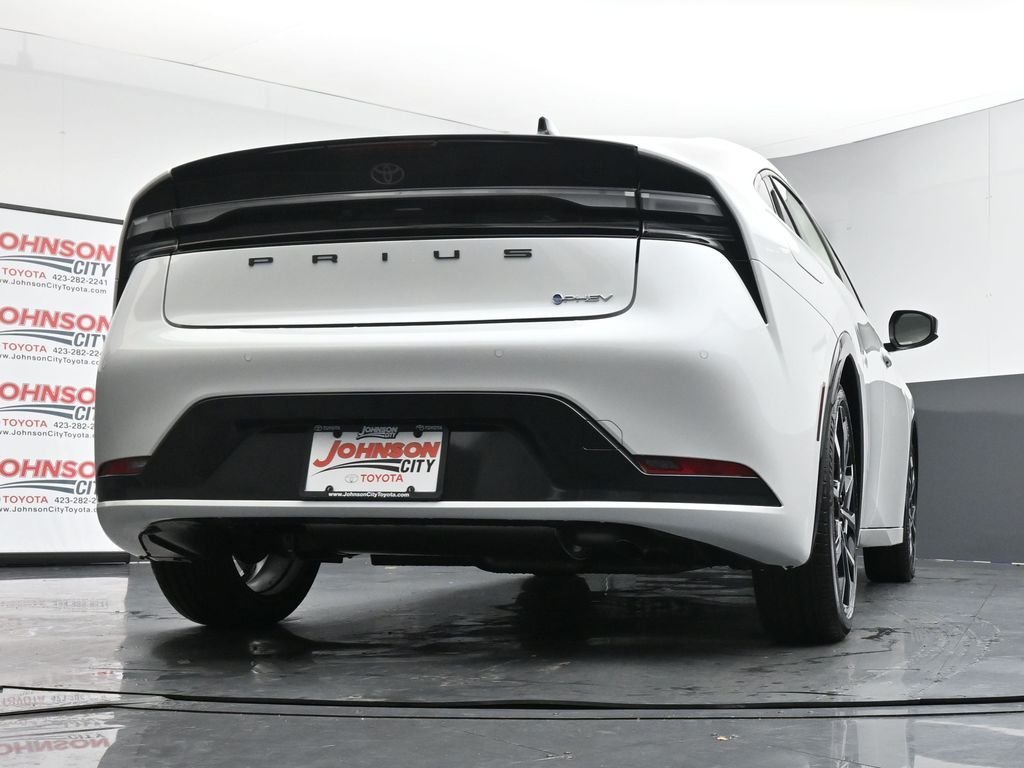 New 2026 Wind Chill Pearl <sup>1</sup> Toyota  XSE image 34