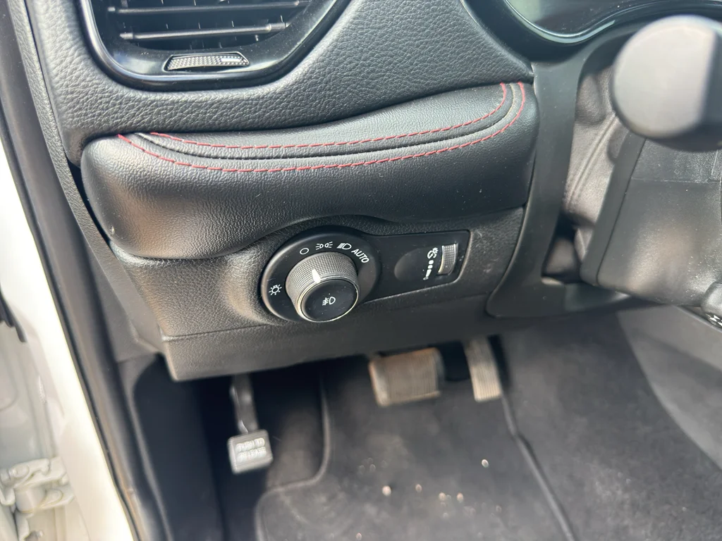 Used 2021 Vice White Dodge R/T image 32