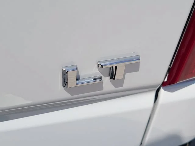 New 2026 Summit White Chevrolet LT image 31