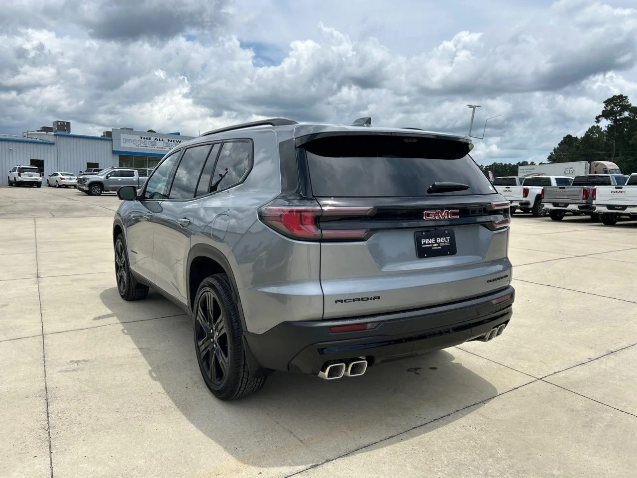 New 2026 Sterling Metallic GMC Elevation image 4