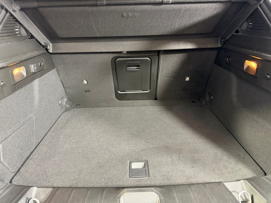 Used 2025 White Alfa Romeo Base image 27