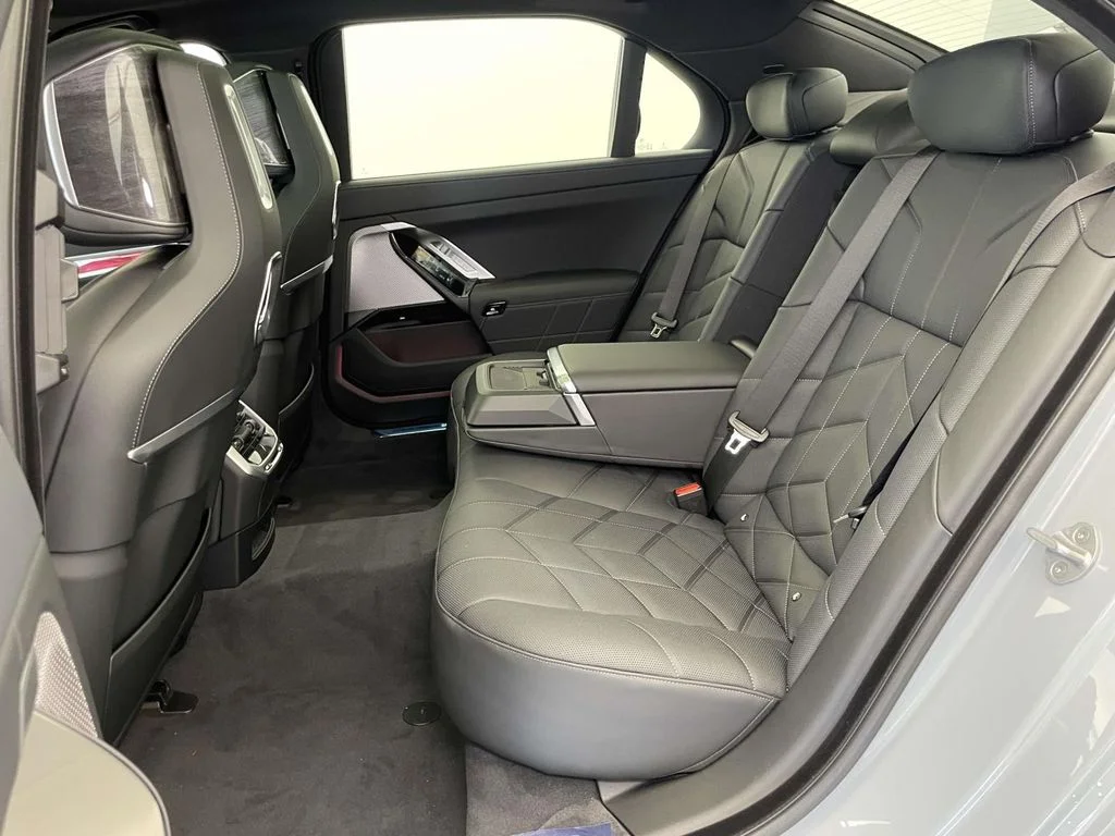 2026 BMW 7 Series 740i - Photo 14