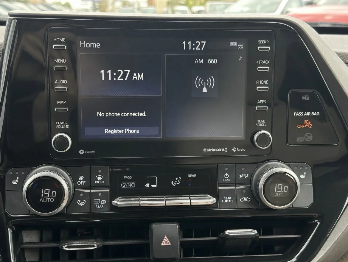 Used 2022 Blue Toyota XLE image 16
