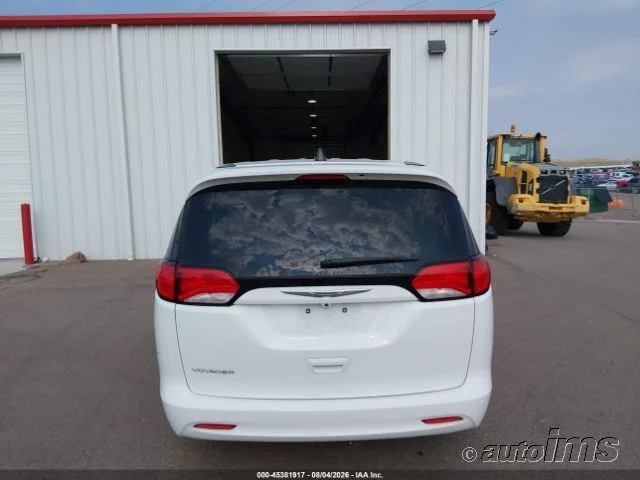 Used 2022 White Chrysler LX image 11