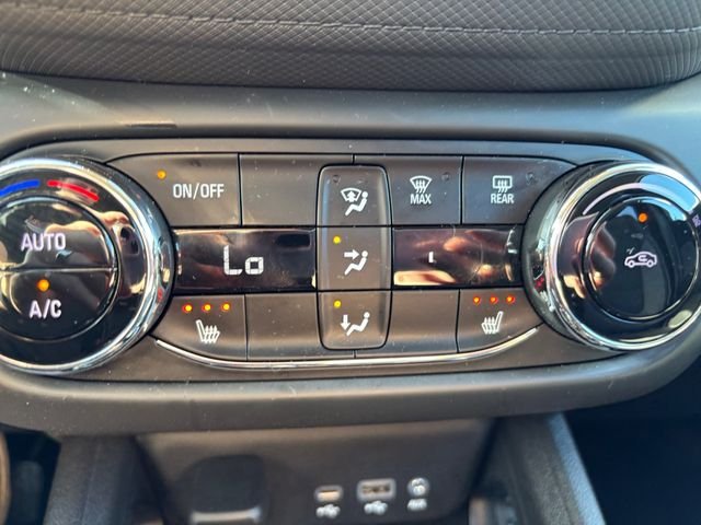 Used 2022 Crimson Chevrolet LT image 19