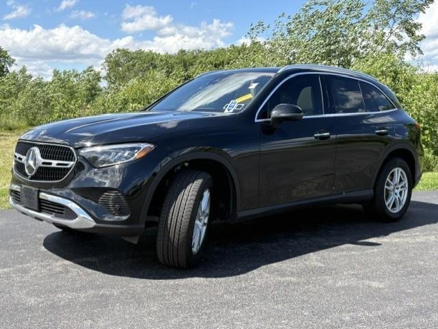 Used 2025 Black Mercedes-Benz GLC 300 image 3