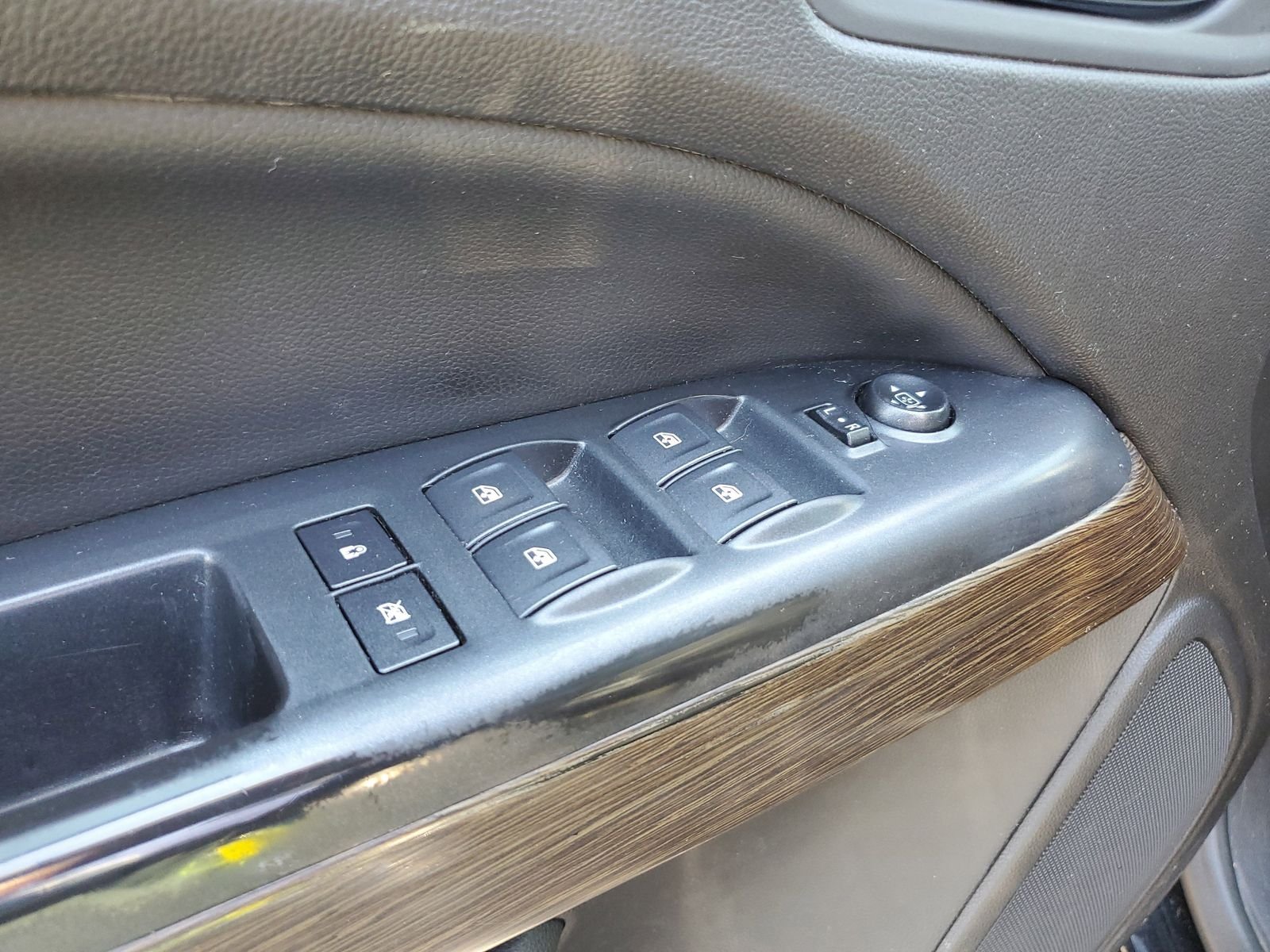 Used 2017 Black GMC Denali image 14