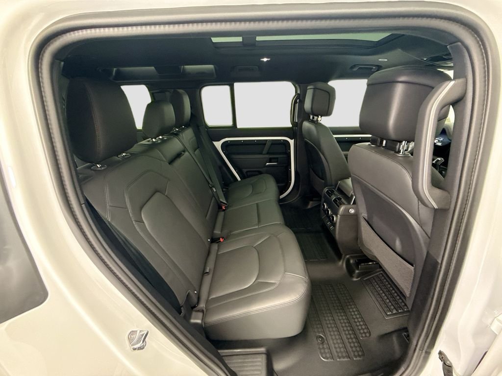 New 2026 Fuji White LAND ROVER X-Dynamic SE image 21