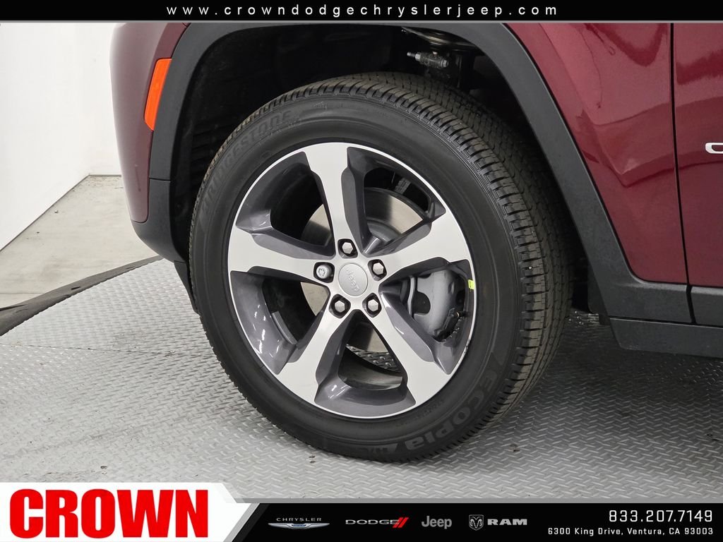 New 2026 Velvet Red Pearl-Coat Exterior Paint Jeep Limited image 9
