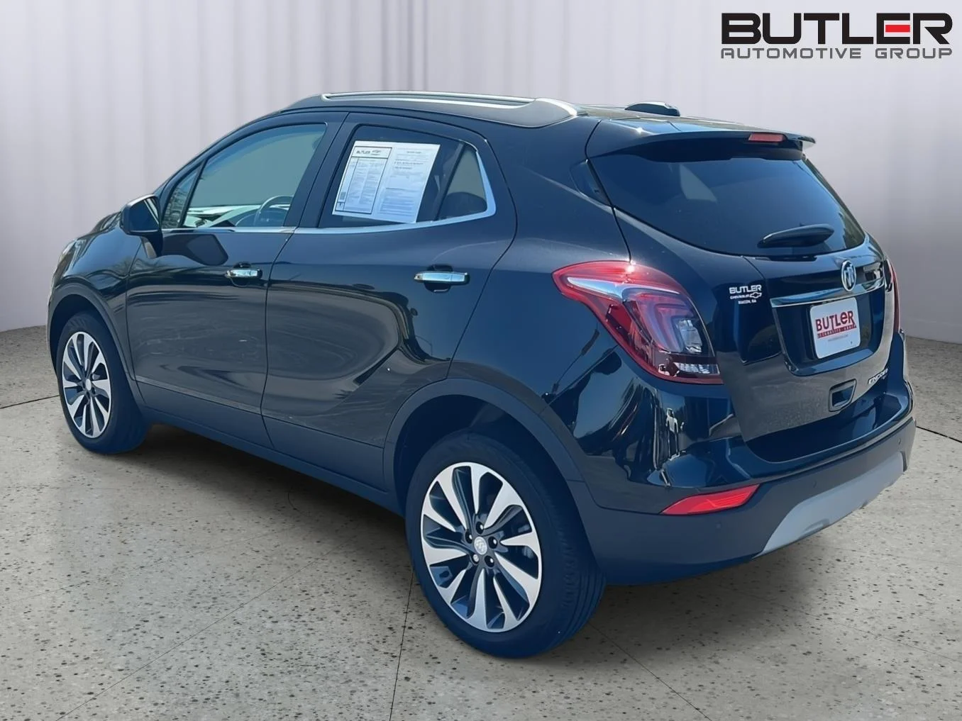Used 2022 Ebony Twilight Metallic Buick Preferred image 4