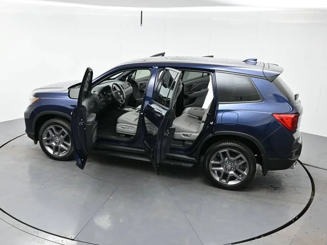 Used 2023 Blue Honda EX-L image 43