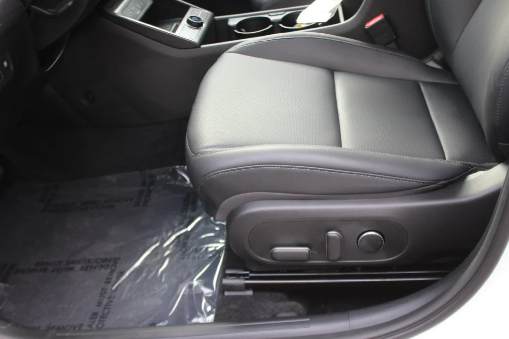 Used 2026 White Hyundai SEL Premium image 24