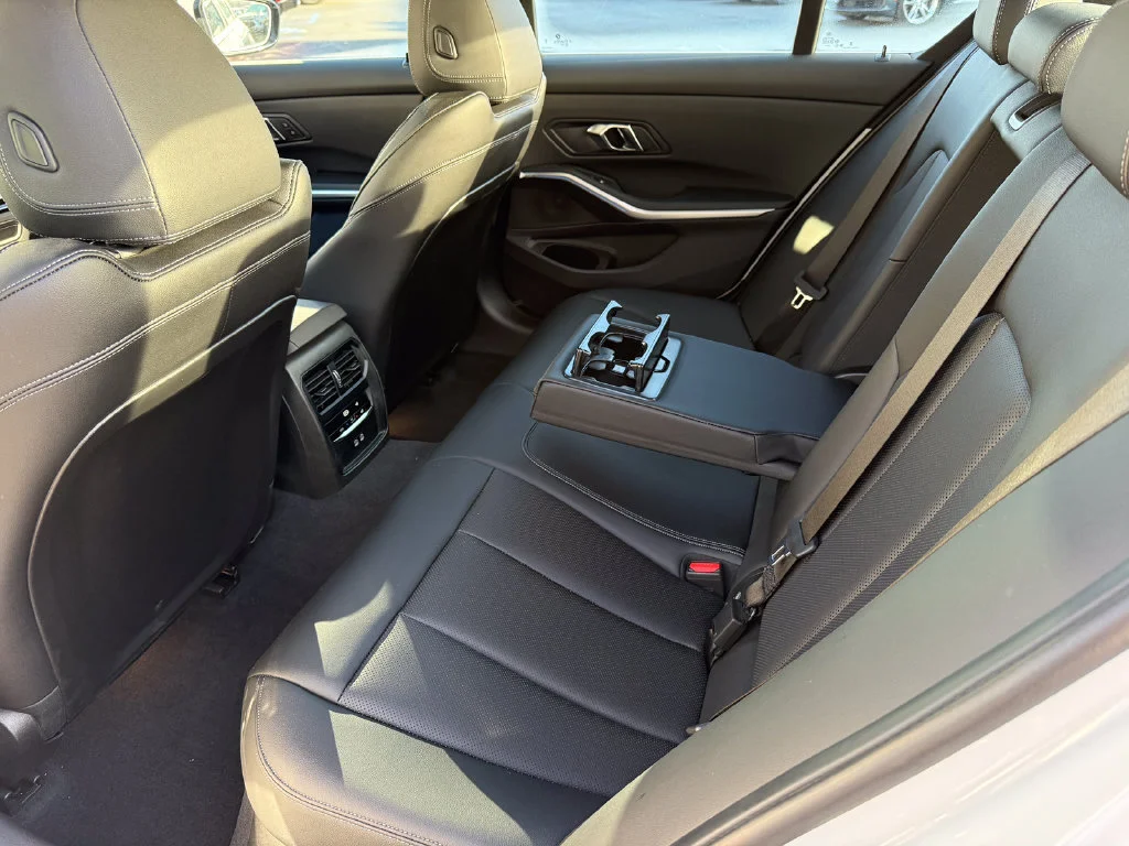 Used 2024  BMW NA image 16