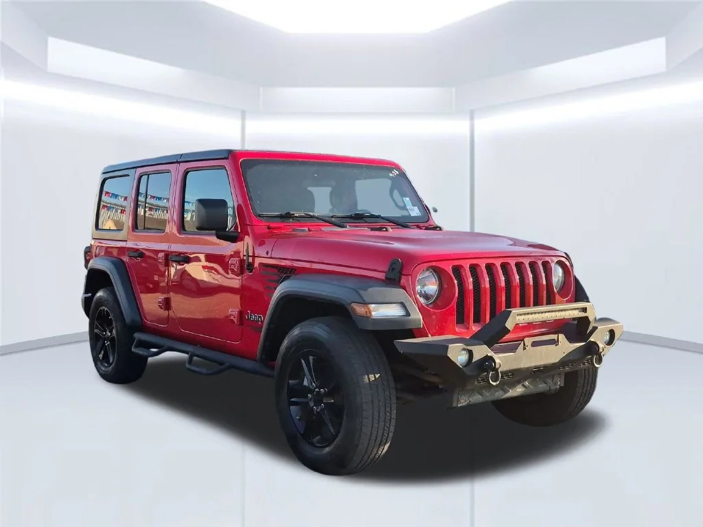 Used 2018  Jeep Sport image 5