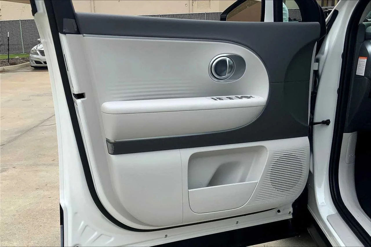 2026 Hyundai IONIQ 9 SE - Photo 10