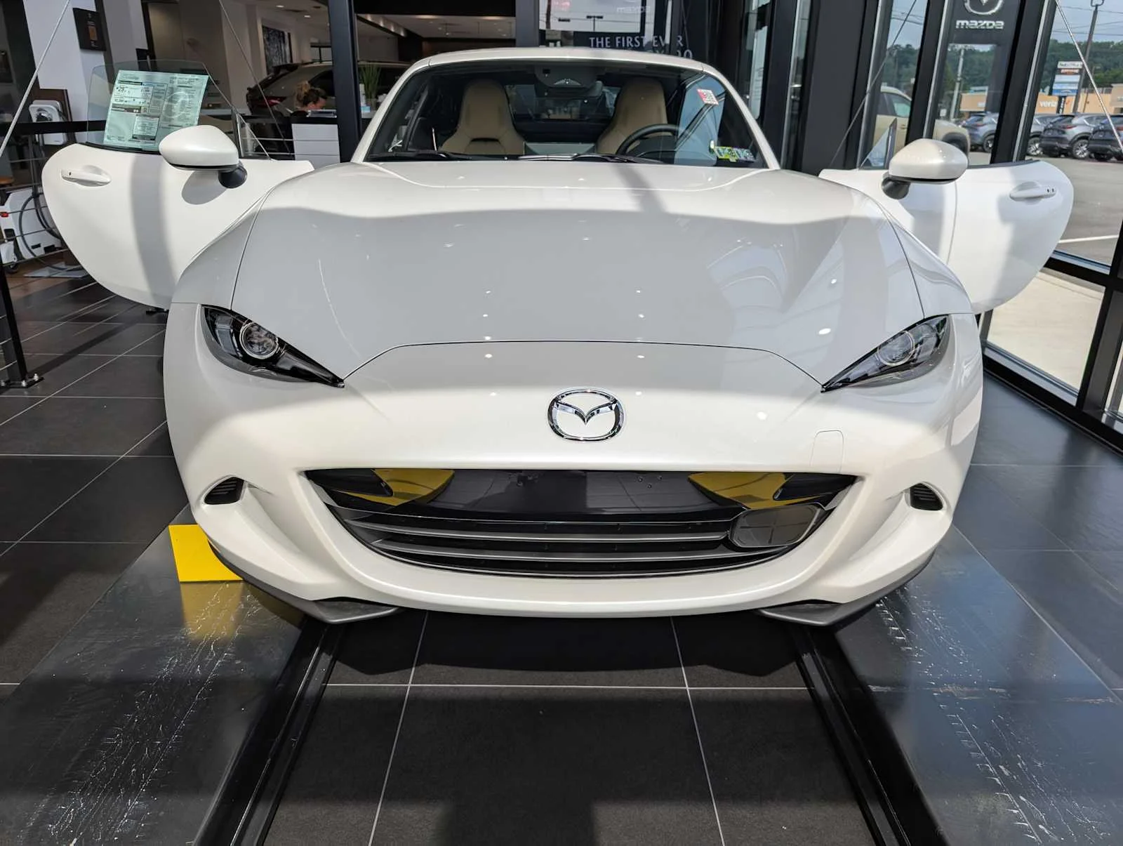 2025 Mazda MX-5 Miata RF Grand Touring - Photo 12